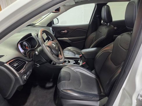 Certified 2022 Jeep Cherokee Limited image 11