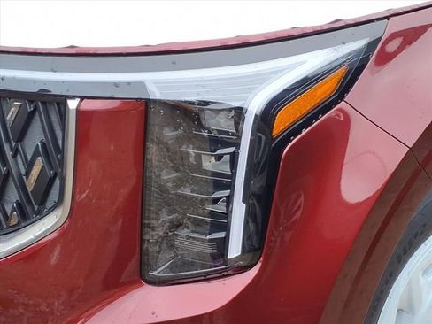 New 2026 Kia Carnival FWD image 4
