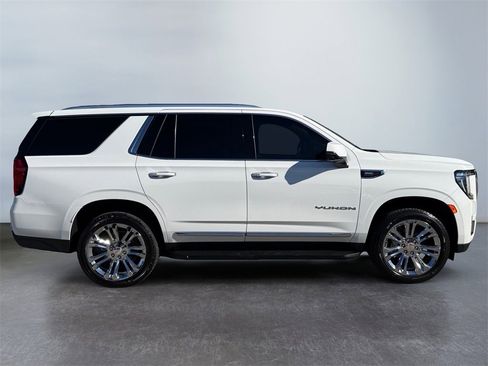Used 2022 GMC Yukon SLT w/ SLT Premium Package image 2