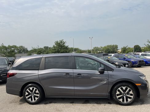 Certified 2026 Honda Odyssey EX-L image 4