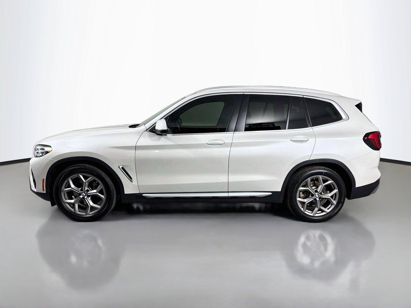 Used 2023 BMW X3 sDrive30i w/ Premium Package RWD image 9
