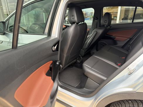 Used 2021 Volkswagen ID.4 Pro S w/ Gradient Package image 9