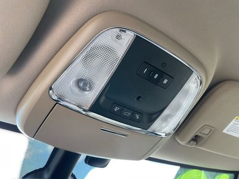 Used 2018 Jeep Grand Cherokee Limited image 24