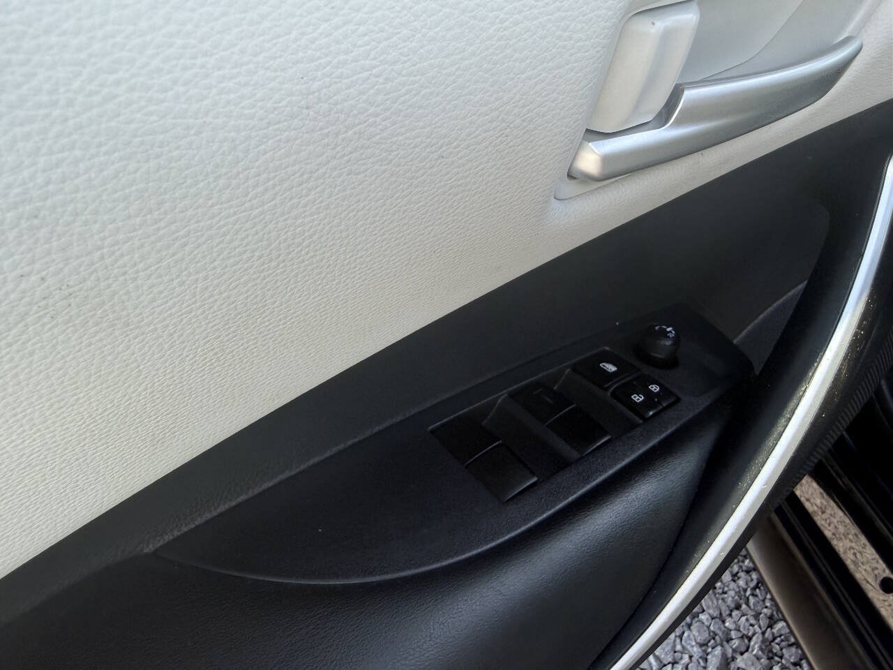 Used 2021 Toyota Corolla SE FWD image 10