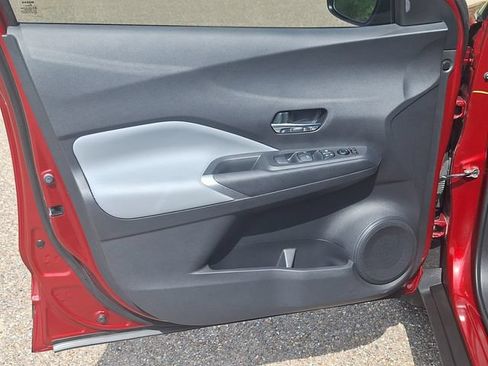 Certified 2024 Nissan Kicks SR w/ SR Premium Package FWD image 11