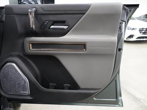 Used 2024 GMC Hummer EV 3X AWD/4WD image 33