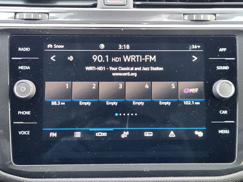 Certified 2022 Volkswagen Tiguan SE image 11