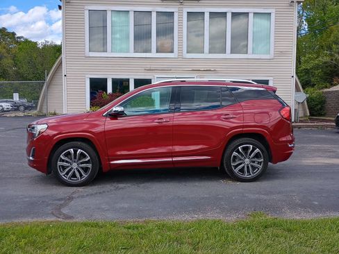 Used 2018 GMC Terrain Denali w/ Driver Alert Package II FWD image 2