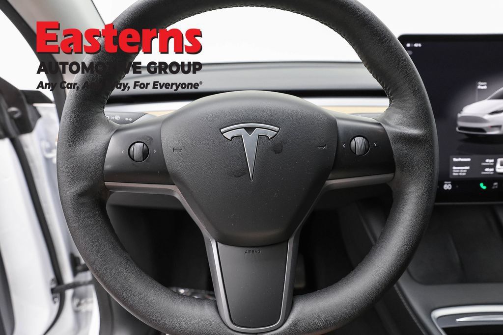 Used 2022 Tesla Model Y Long Range AWD/4WD image 12