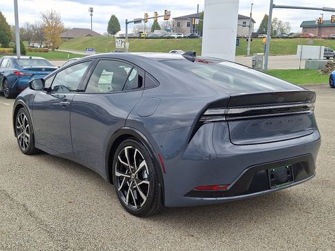 New 2026 Toyota Prius Plug-In Hybrid image 4