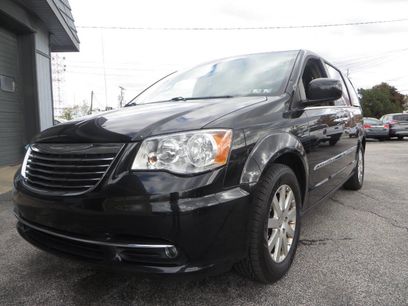 Used 2015 Chrysler Town & Country Touring w/ Driver Convenience Group