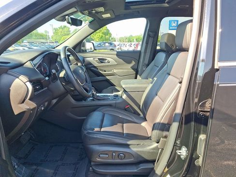 Certified 2023 Chevrolet Traverse LT w/ LT Premium Package AWD/4WD image 15