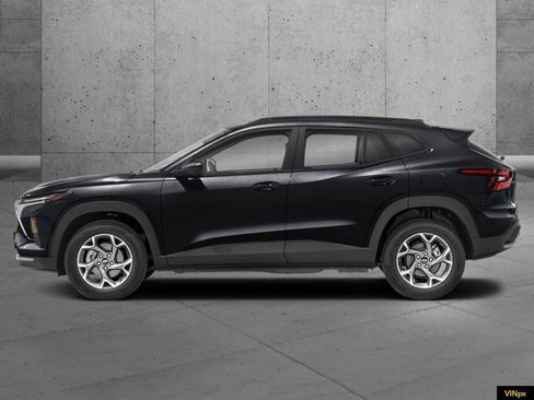 New 2026 Chevrolet Trax LT image 3