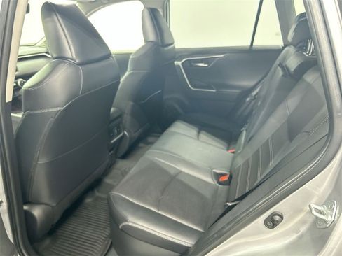 Used 2021 Toyota RAV4 Limited image 21
