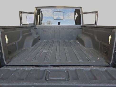 Used 2022 Jeep Gladiator Willys image 15