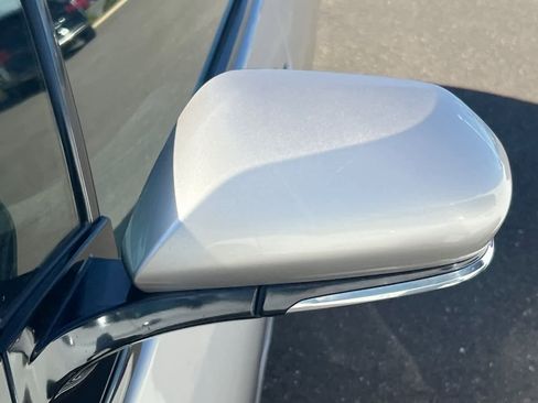 Used 2017 Toyota Prius Prime Premium image 19