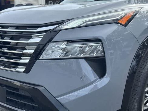 Used 2024 Nissan Rogue Platinum w/ Platinum Premium Package FWD image 10