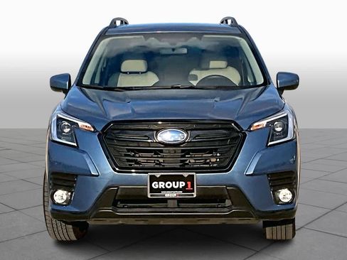 Used 2023 Subaru Forester Premium image 3
