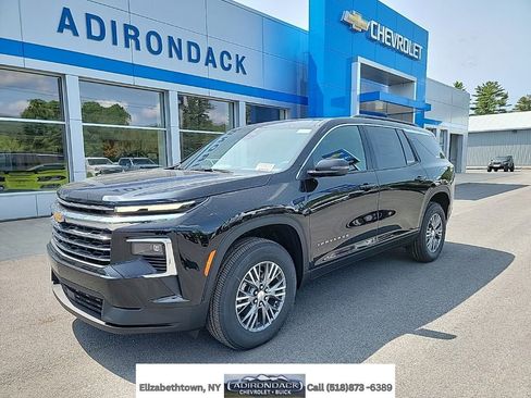 New 2025 Chevrolet Traverse LT image 1