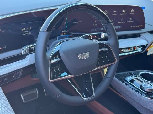 New 2026 Cadillac Optiq Luxury 2 image 15