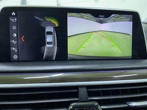 Used 2018 BMW 740e xDrive image 23