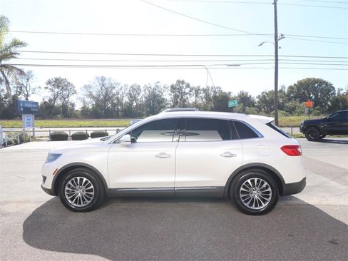 Used 2017 Lincoln MKX Select w/ Select Plus Package image 5