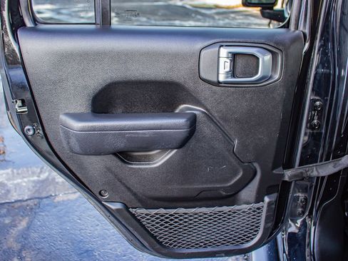 Used 2022 Jeep Wrangler Unlimited Sport image 15