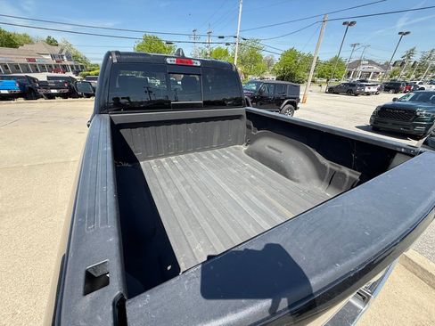 Used 2019 RAM 1500 Laramie AWD/4WD image 8