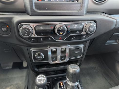 Used 2018 Jeep Wrangler Sport AWD/4WD image 23