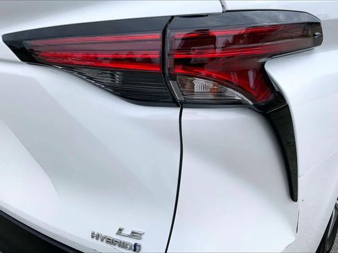 Used 2021 Toyota Sienna LE image 29