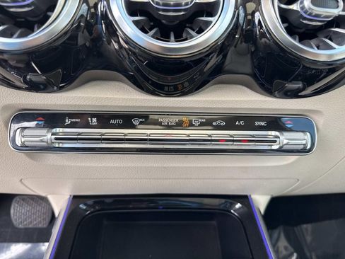 Used 2021 Mercedes-Benz GLB 250 4MATIC image 33