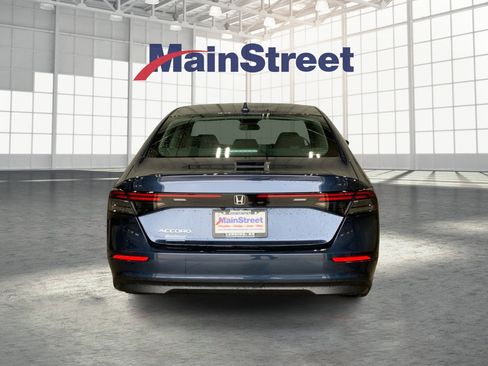 Used 2023 Honda Accord EX image 4
