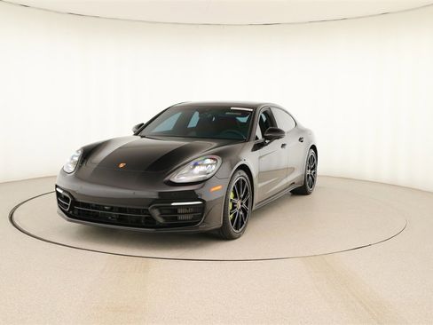 Used 2021 Porsche Panamera 4S image 12