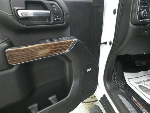 Used 2022 Chevrolet Silverado 2500 High Country w/ Z71 Off-Road Package image 15