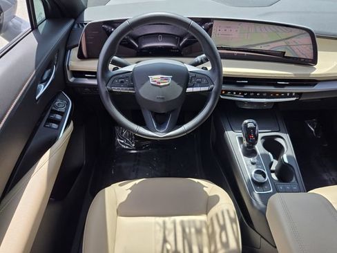 Used 2024 Cadillac XT4 Luxury FWD image 12