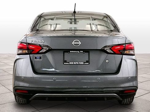 Used 2023 Nissan Versa S FWD image 4