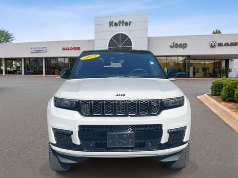 Used 2023 Jeep Grand Cherokee L Summit AWD/4WD image 2