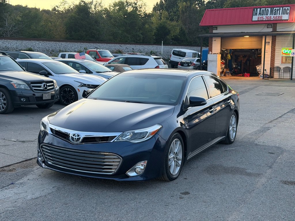Used 2015 Toyota Avalon XLE FWD image 1