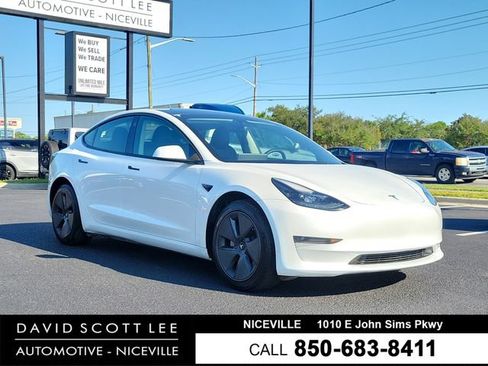 Used 2023 Tesla Model 3 Standard Range RWD image 1