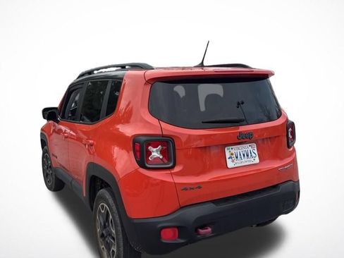 Used 2017 Jeep Renegade Trailhawk AWD/4WD image 4