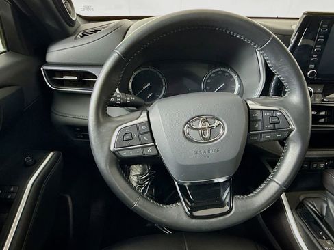 Used 2021 Toyota Highlander XSE AWD/4WD image 12
