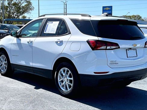 Certified 2024 Chevrolet Equinox LS w/ LS Convenience Package FWD image 3
