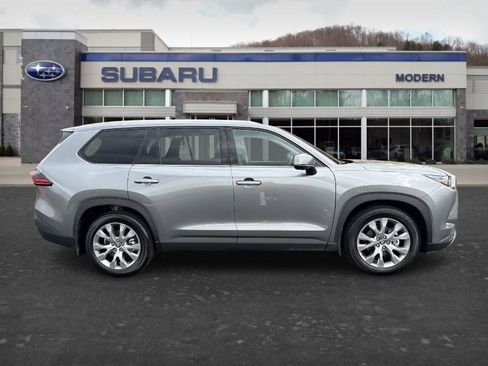 Used 2026 Toyota Grand Highlander Limited image 4