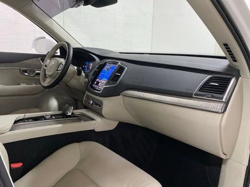 Used 2024 Volvo XC90 B6 Core AWD/4WD image 27