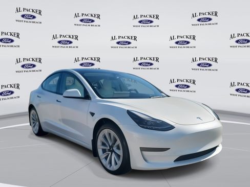 Used 2023 Tesla Model 3 Standard Range image 7