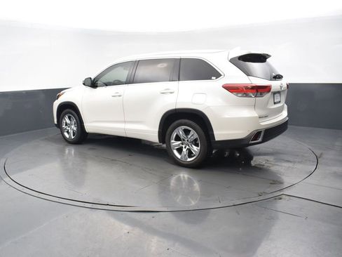 Used 2018 Toyota Highlander Limited image 4
