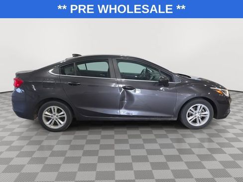 Used 2017 Chevrolet Cruze LT FWD image 1