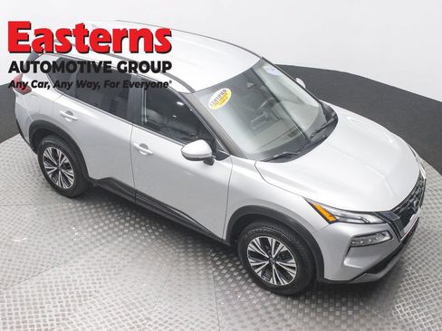 Used 2022 Nissan Rogue SV AWD/4WD image 3