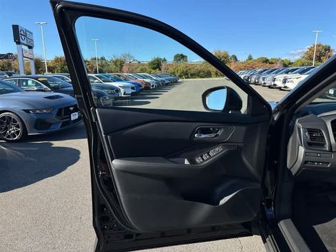 New 2026 Nissan Rogue SV image 9