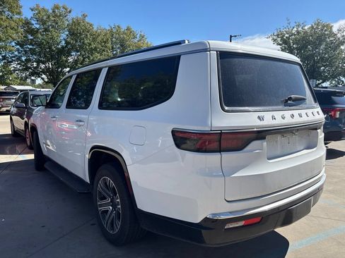 Used 2024 Jeep Wagoneer L Series II w/ Flexible Seating Group AWD/4WD image 5